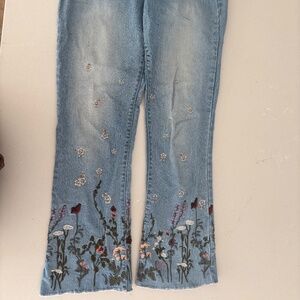 Crop Flare Embroidered jeans